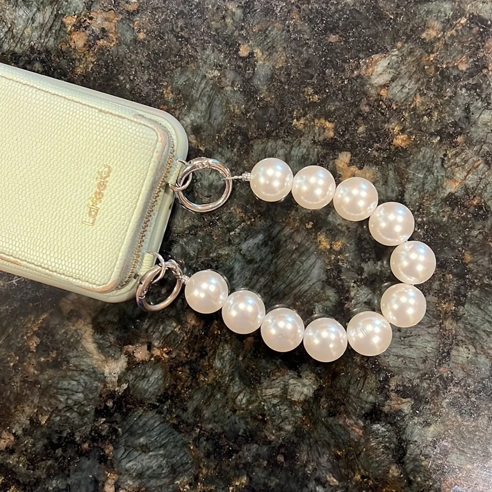 New, 2 interchangeable wristlets for phone case